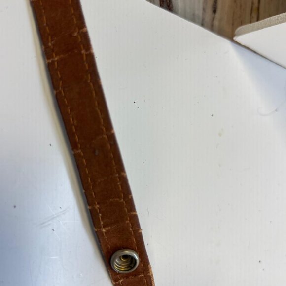 Women's Vintage Brown Tooled Leather Crossbody Purse Western Croc Style Bag - Picture 2 of 6